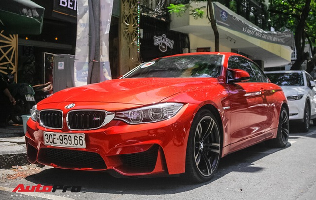 Hàng hiếm BMW M4 mui trần giá 4,2 tỷ tại Sài Gòn