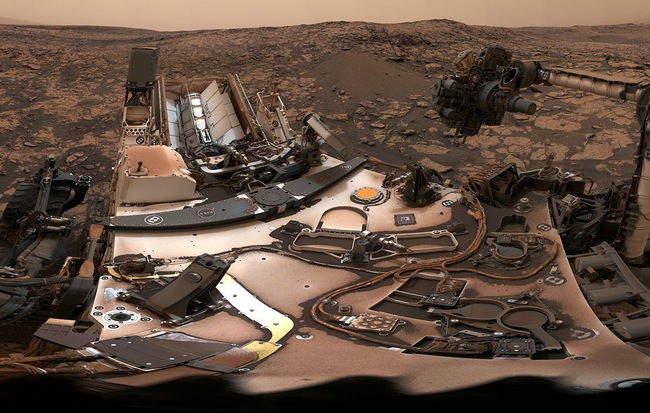 Cùng xem ảnh chụp...selfie choáng ngợp của tàu thăm dò Curiosity ngay trên Sao Hỏa