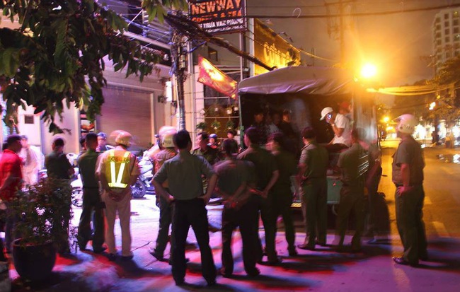 Phát hiện 20 nam thanh nữ tú phê ma túy trong quán bar 396 ở Sài Gòn