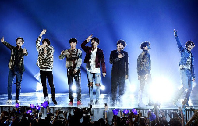 Top 10 nhóm nhạc Kpop đi tour "cá kiếm" nhiều nhất: BTS chỉ đứng cuối bảng, 2 vị trí đầu khá dễ đoán