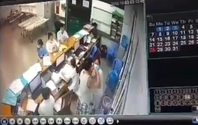 Người đàn ông chửi bới, đấm vào mặt nữ nhân viên đang trực cấp cứu ở bệnh viện Đà Nẵng