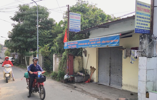 Con gái của thầy giáo bị đâm chết vì nhắc hàng xóm ăn nhậu gây ồn ào: "Nhà con toàn là máu"