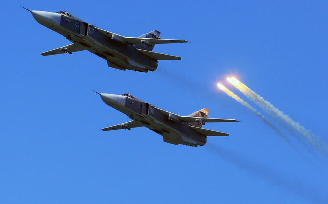 10 máy bay Su-24 Nga ồ ạt khai hỏa, "tổng hành dinh địch thủ" bị san phẳng