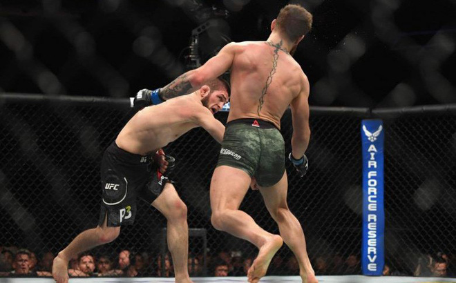 10.000 fan chào đón người hùng Khabib trở về sau khi "đè bẹp" Conor McGregor