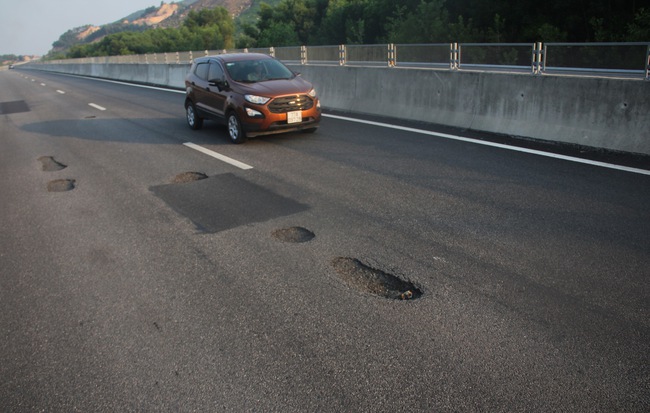 Vụ cao tốc 34 nghìn tỷ chi chít "ổ voi": "Nói do mưa, do xe tải thì tội trời, tội tài xế"