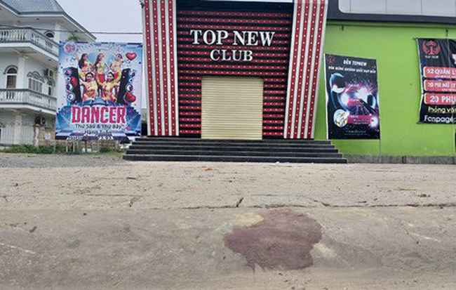 Truy bắt 2 thanh niên dùng hung khí sát hại nhân viên Top New Club ngay trước cửa quán