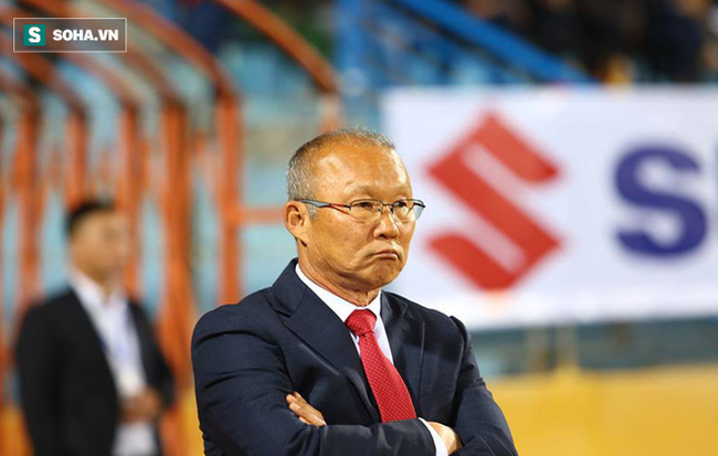 Sợ lộ bài, HLV Park Hang-seo "đuổi" hết truyền thông