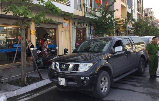 Quảng Ninh: Kẻ gian đập cửa kính ô tô lấy 3,5 tỷ đồng trước cửa ngân hàng