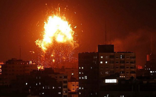 NÓNG: Máy bay Israel ồ ạt tấn công Hamas, xe tăng áp sát biên giới Gaza chờ lệnh khai hỏa