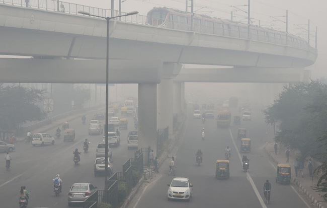 24h qua ảnh: Bầu không khí ô nhiễm đến nghẹt thở ở Ấn Độ