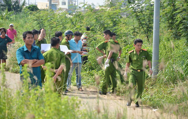 Nam thanh niên bị bạn tình đồng tính kề dao vào cổ cướp xe ở Sài Gòn