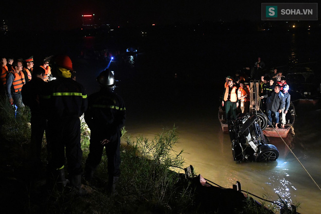 Danh tính nạn nhân nữ thứ 2 tử vong trong vụ xe Mercedes rơi xuống sông Hồng