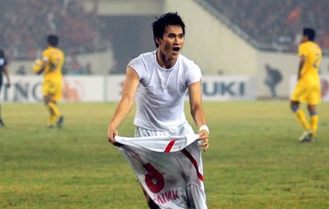 "Công Vinh bảo, chấn thương gãy chân cũng phải đá, cố gắng vô địch AFF Cup 2008"