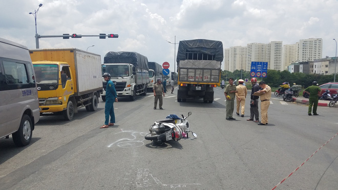 Va chạm giao thông, 2 người phụ nữ cùng 1 bé gái 5 tuổi thương vong sau khi đi khám bệnh ở Sài Gòn