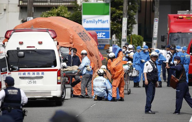 Đâm dao điên cuồng tại Nhật Bản khiến 2 người tử vong, 16 người bị thương, trong đó có 15 học sinh tiểu học