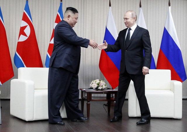 Tay bắt mặt mừng, nhưng Triều Tiên sẽ thất vọng với kế hoạch đưa ông Putin vào cuộc chơi?