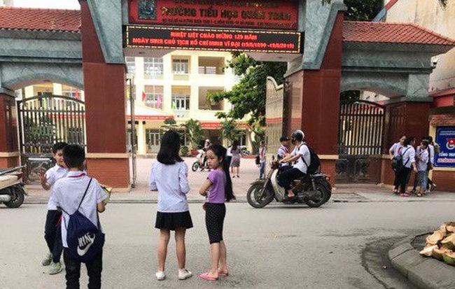 Cô giáo tát 11 cái vào thái dương và vụt vào chân học sinh lớp 2 bị kỷ luật