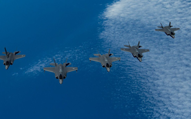 Viễn cảnh kinh hoàng: Tiêm kích F-35 liên quân Anh-Mỹ-Israel đồng loạt đánh phủ đầu Iran