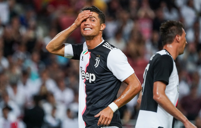 Ronaldo ghi bàn, nhưng siêu phẩm từ giữa sân của tiền đạo số 1 nước Anh giúp Tottenham ngược dòng ngoạn mục thắng Juventus 3-2