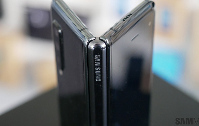 Bắt gặp Galaxy Fold được sử dụng ngoài thực tế, phải chăng Samsung đã hoàn tất việc sửa chữa và đang tiến hành thử nghiệm