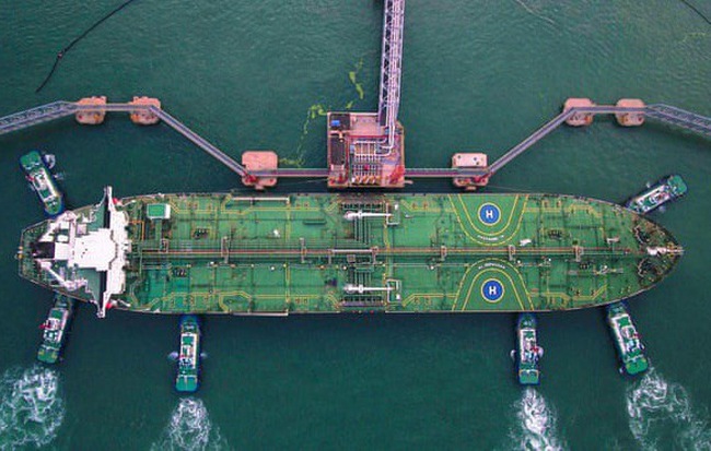 Hàng loạt tàu dầu TQ "biến mất" ngay trên biển: Hé lộ cái bắt tay đầy nguy hiểm giữa 2 đối thủ lớn của Mỹ?