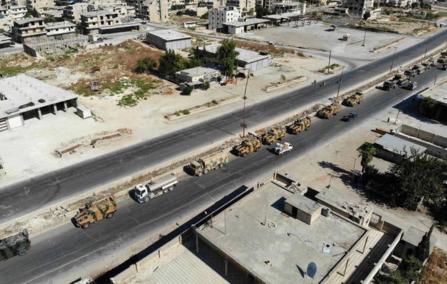 24h qua ảnh: Xe quân sự Thổ Nhĩ Kỳ tiến vào Syria