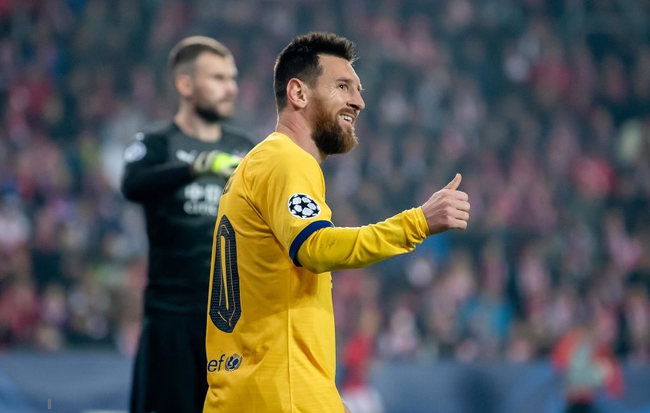 Messi lập thêm nhiều kỉ lục nhưng Barcelona suýt mất điểm tại thủ đô CH Séc