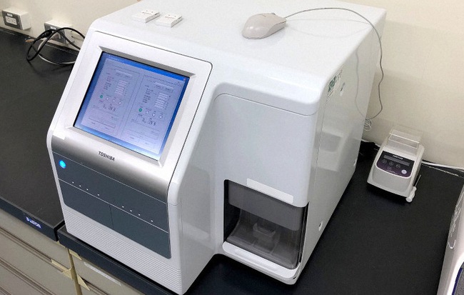 Toshiba phát triển thiết bị phát hiện ung thư chỉ từ một giọt máu, độ chính xác tới 99%