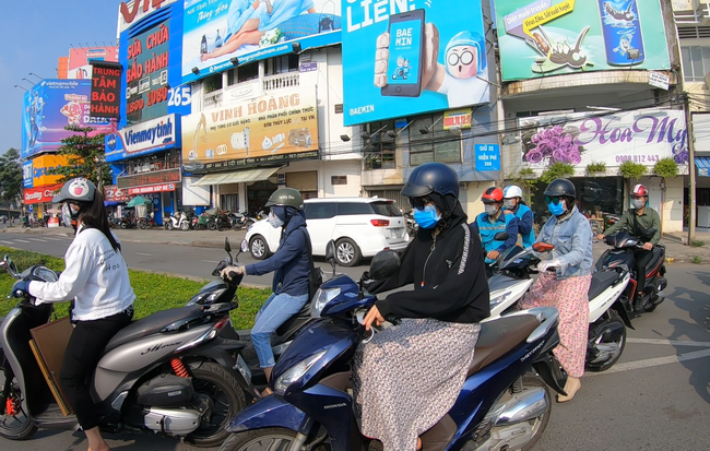 Thời tiết Sài Gòn se lạnh, cảm giác như chớm đông ở Hà Nội