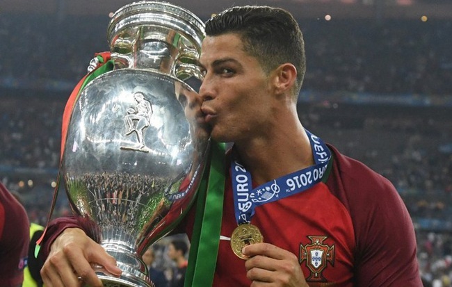 Bốc thăm chia bảng Euro 2020 - giải đấu đặc biệt nhất lịch sử: Bồ Đào Nha của Ronaldo rơi vào bảng tử thần với Pháp và Đức