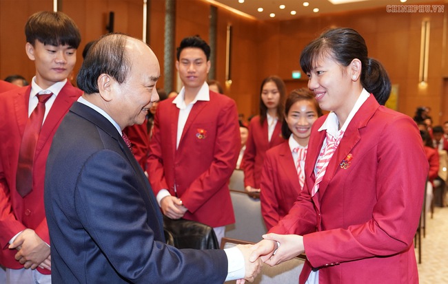 Thủ tướng Nguyễn Xuân Phúc: "Đừng để các VĐV sau khi giải nghệ phải đi bán bánh mì"