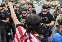 “Gia đình da trắng giàu gấp 10 lần gia đình người da màu”: Sự bất công nguy hiểm trong nền kinh tế Mỹ?