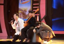 Em bé miền núi bật khóc khi được Trấn Thành tặng 20 triệu tiền mặt trên sân khấu