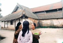 Tại sao làng xã không còn an toàn trước dịch Covid-19?