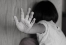 Uống rượu, hát karaoke rồi dâm ô bé gái 7 tuổi