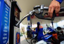 Phó Thủ tướng yêu cầu rà soát, sửa đổi quy định kinh doanh xăng dầu báo cáo Chính phủ trong tháng 10