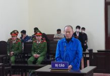 Không thổi nồng độ cồn chống đối CSGT, lái xe bị phạt 12 tháng tù