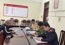 Khởi tố tài xế say xỉn, đánh rạn xương ngón tay công an