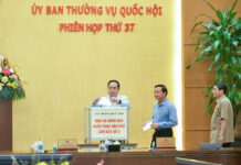 Cử tri ủng hộ đồng bào bị thiệt hại do bão số 3